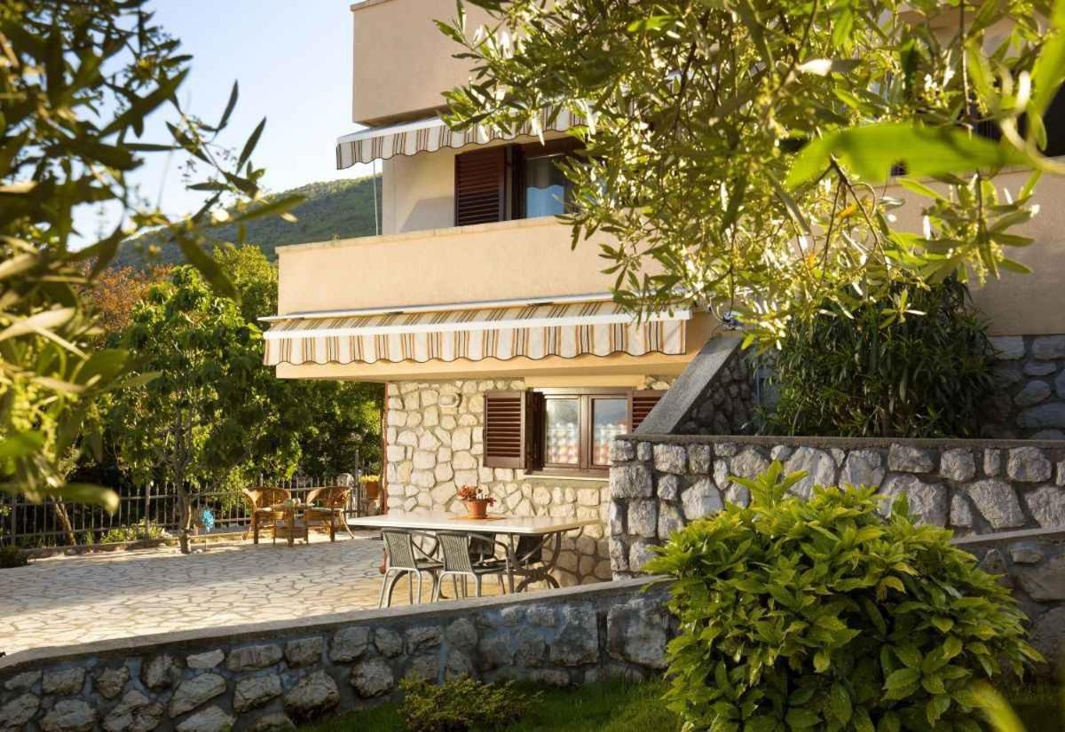Apartment In Ravni/Istrien 8872 Екстериор снимка